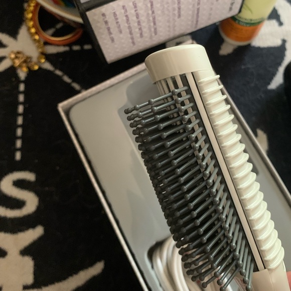 T3 Volumizer Heat Brush - Picture 7 of 10